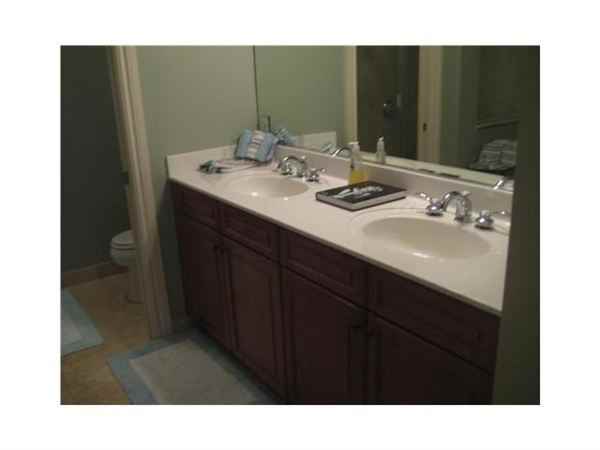 606 Renaissance Way - Photo 3 of 6