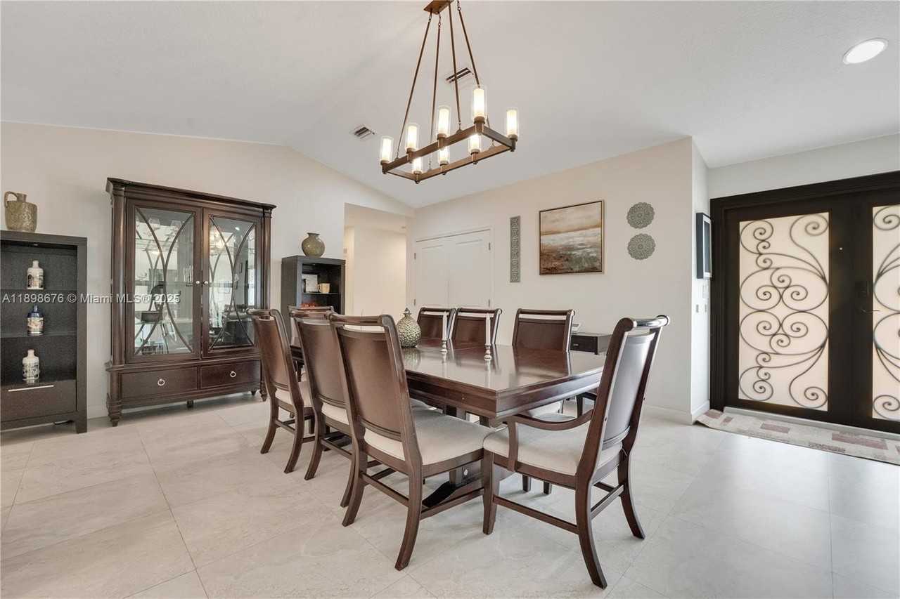 15300 Sw 164th St - Photo 5 of 39