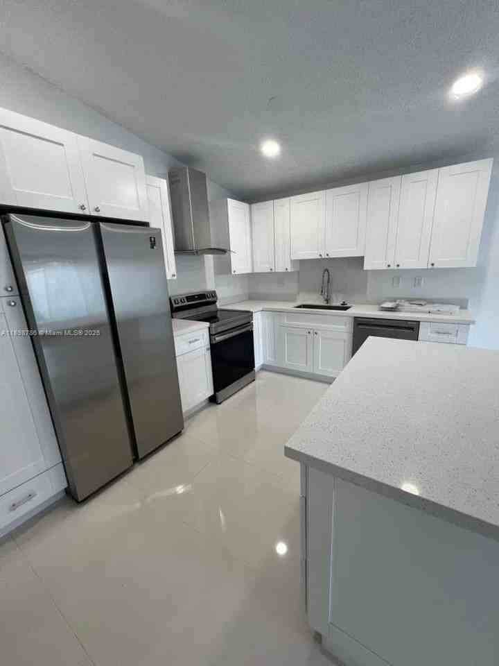 14845 Southwest 36th Terrace - Photo 7 of 20