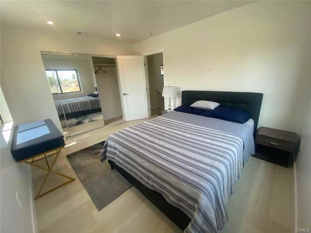 6059 Riverton Ave - Photo 3 of 8