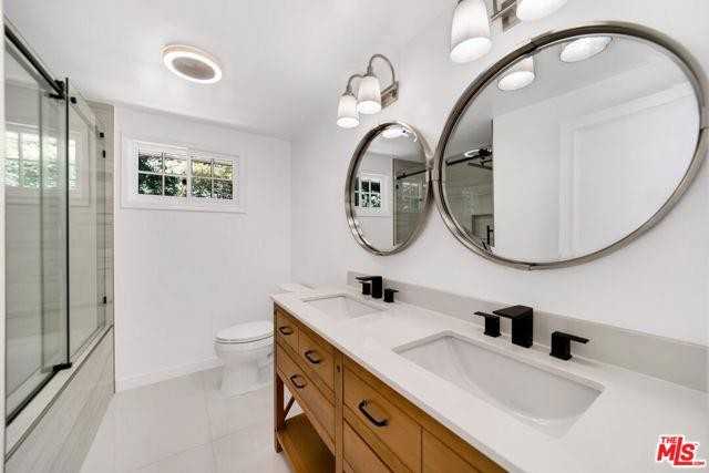 4370 Park Milano - Photo 2 of 8