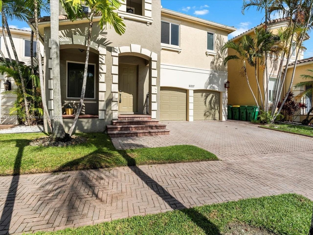 21227 Ne 31st Pl #21227 - Photo 3 of 49