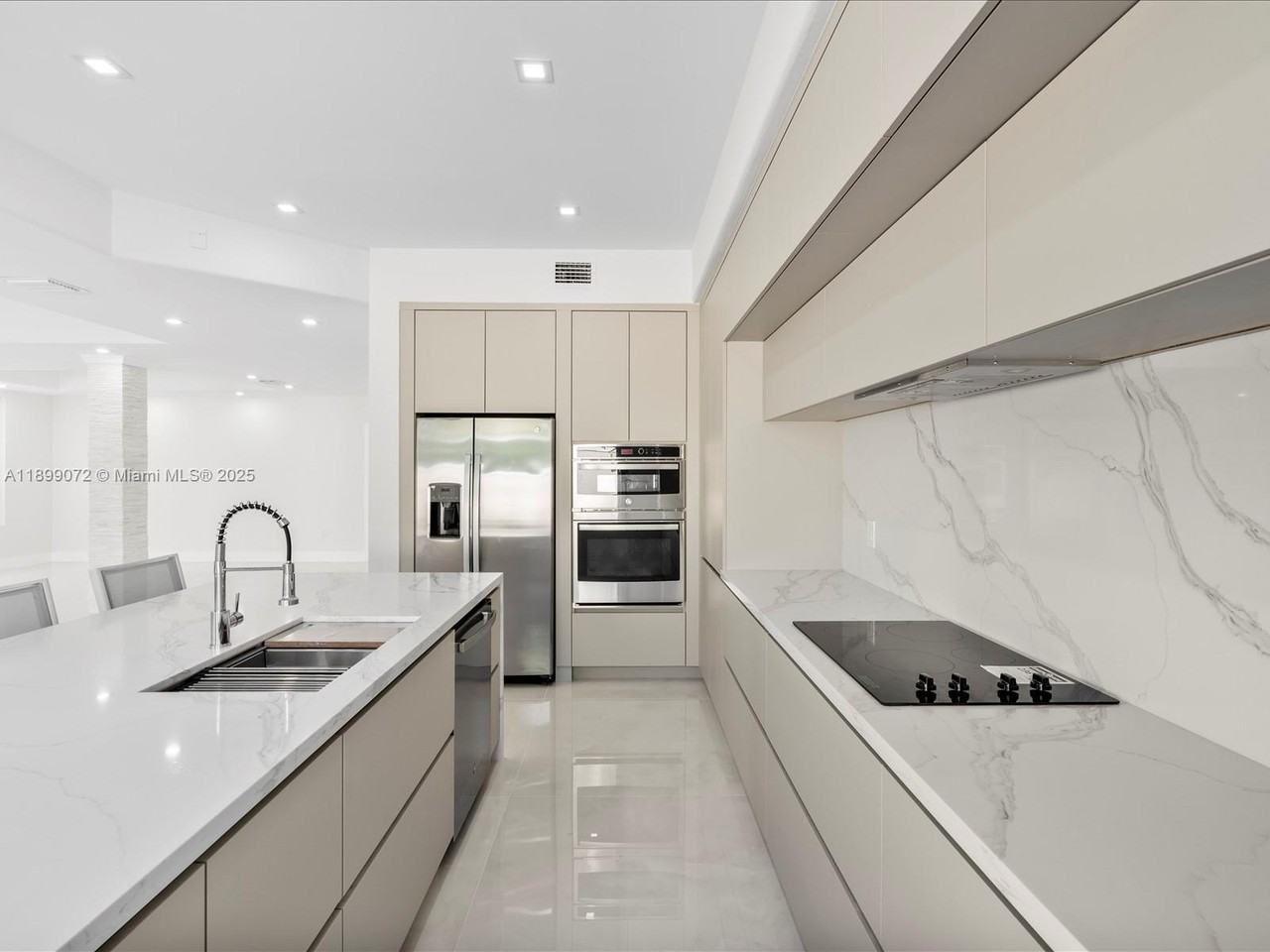 21227 Ne 31st Pl #21227 - Photo 6 of 49