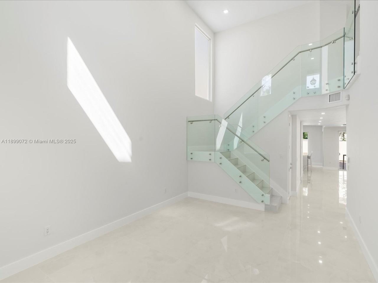 21227 Ne 31st Pl #21227 - Photo 7 of 49