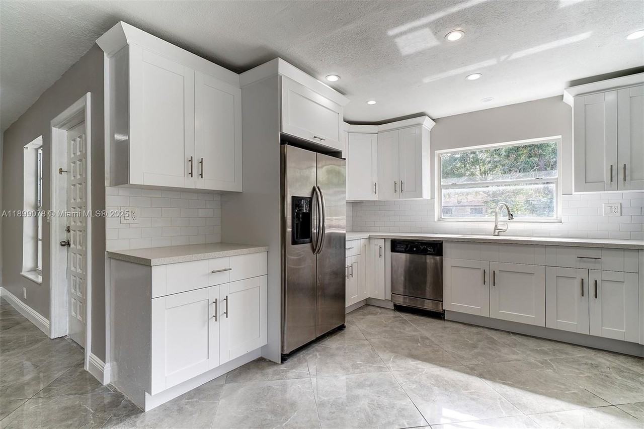 10131 Nw 35th St #15 - Photo 5 of 22