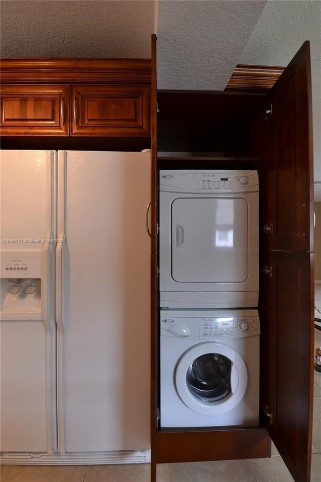 10241 Nw 35th St #4 - Photo 3 of 13