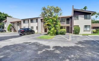 311 W Laurel Dr #1402 - Photo 1 of 1