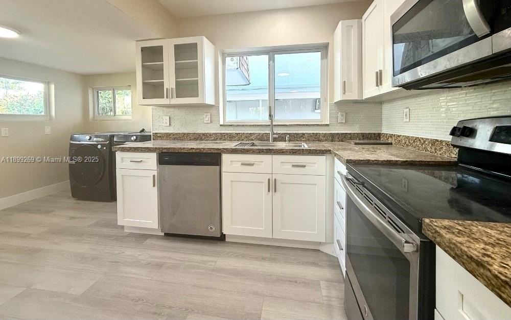 716 Northeast 7th Street #1 - Photo 4 of 30