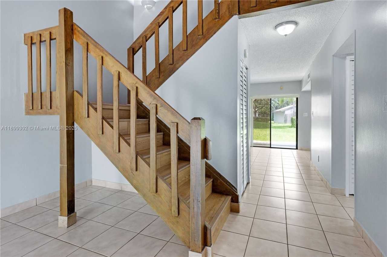 11237 Southwest 112th Street #11237 - Photo 6 of 38