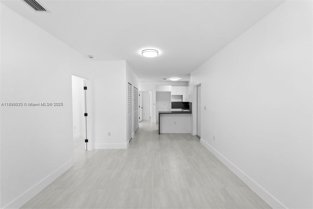 3710 Nw 13th Pl #1 - Photo 7 of 8