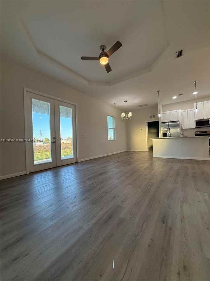 1025 Jupiter Loop - Photo 7 of 34