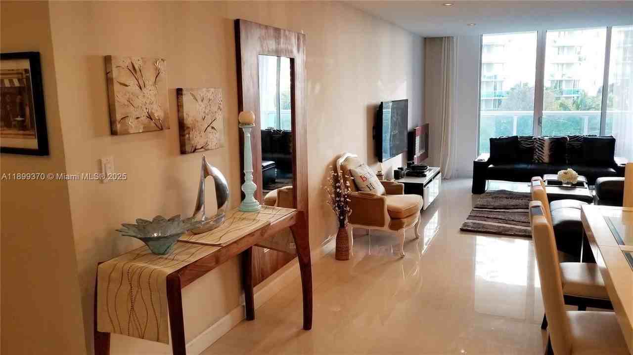 19390 Collins Ave #318 - Photo 5 of 18