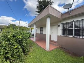 3220 Nw 47th St #B - Photo 1 of 1
