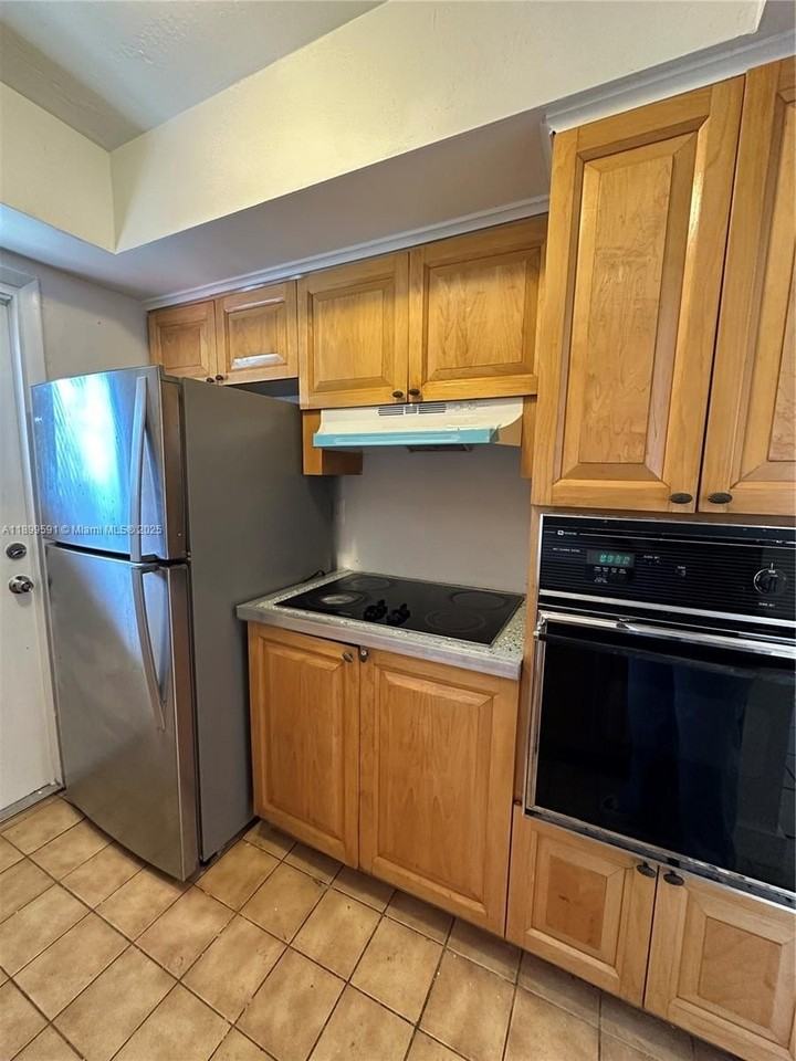 16980 North Miami Avenue #16982 - Photo 5 of 29