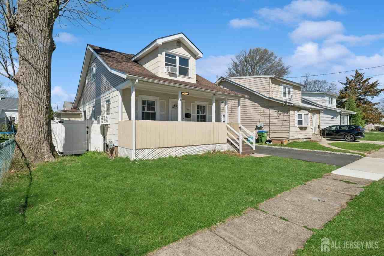 210 Washington Ave - Photo 2 of 33