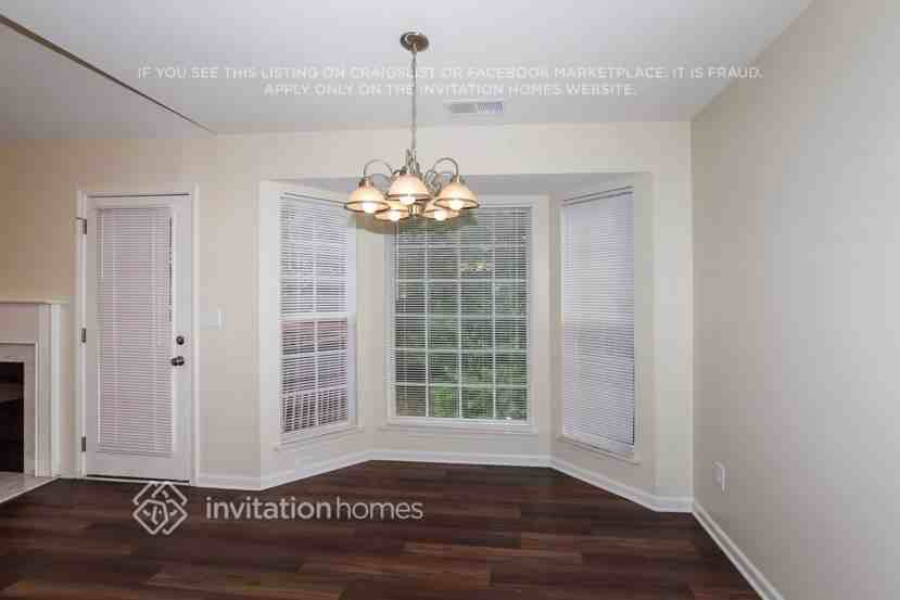 8612 Warwick Crest Ln - Photo 4 of 9