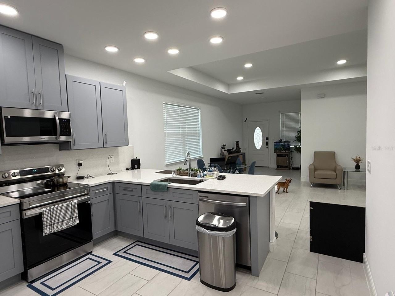 2220 Smith St - Photo 6 of 16