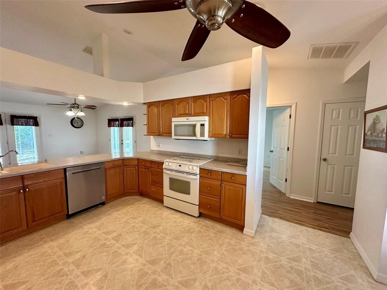 2004 E Timberlane Dr - Photo 7 of 49