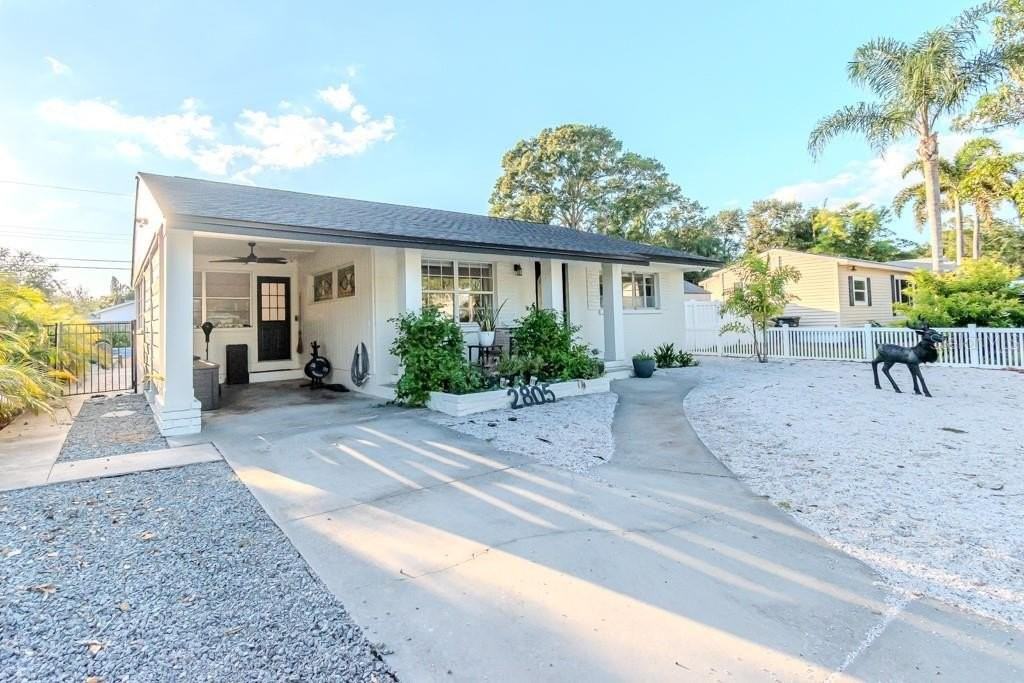 2805 Tifton St S - Photo 4 of 45