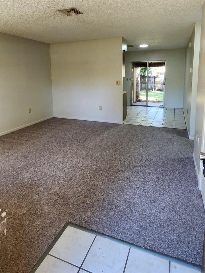 20045 Suncrest Dr - Photo 4 of 12