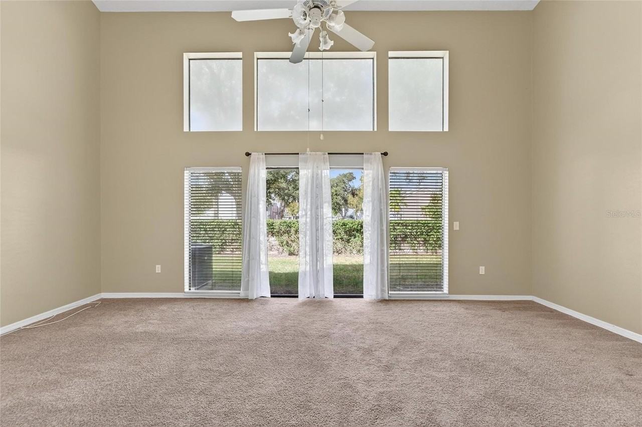 4209 Brentwood Park Cir - Photo 3 of 32