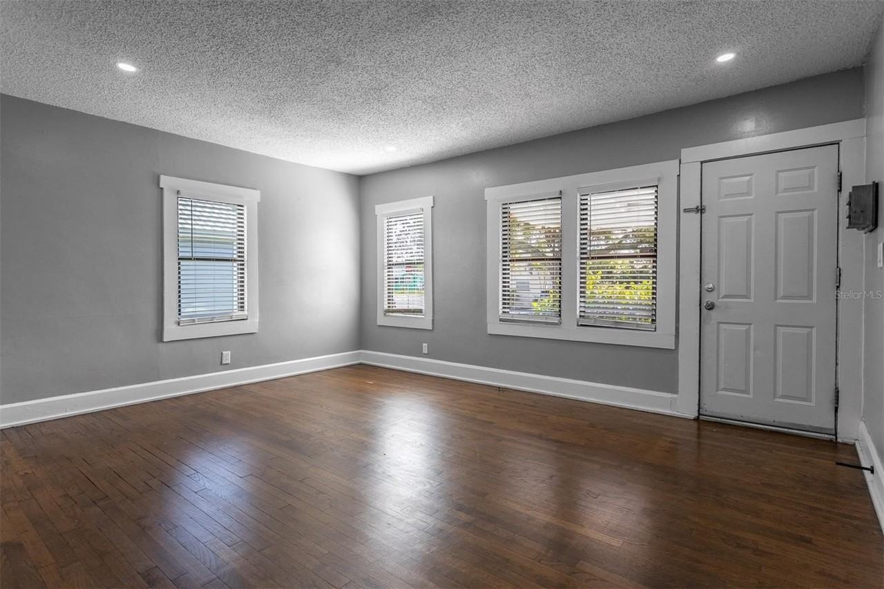 448 24th St N - Photo 5 of 9