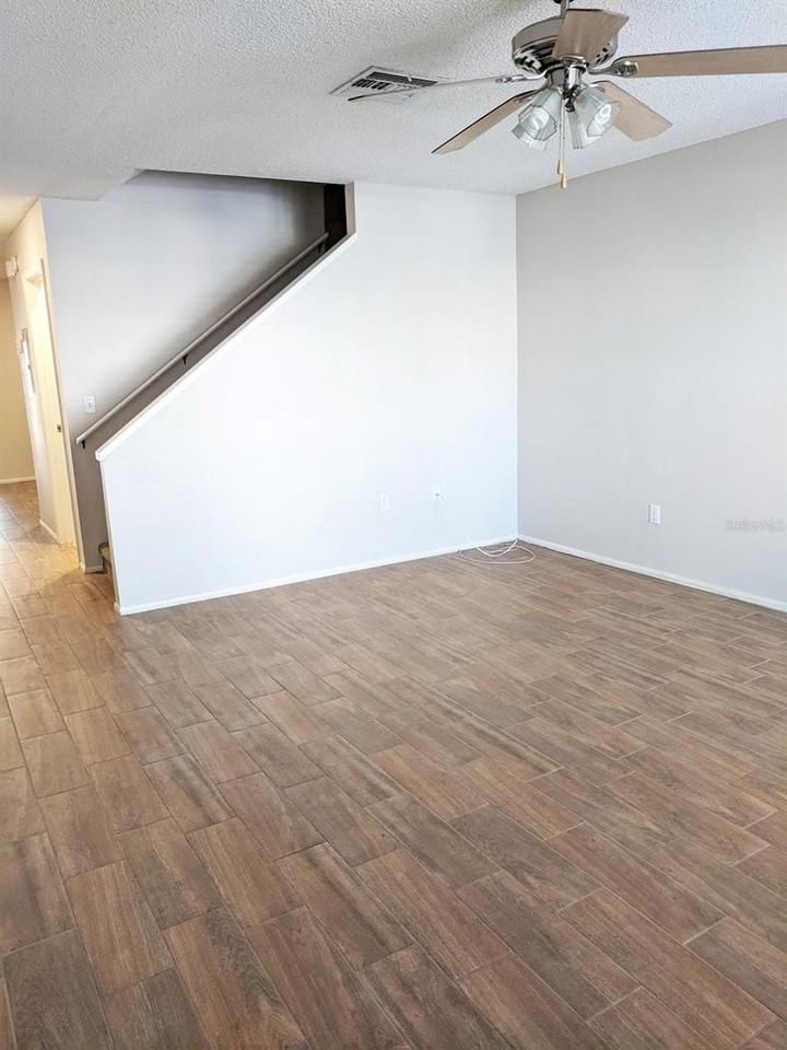 555 Kensington Lake Cir - Photo 3 of 14