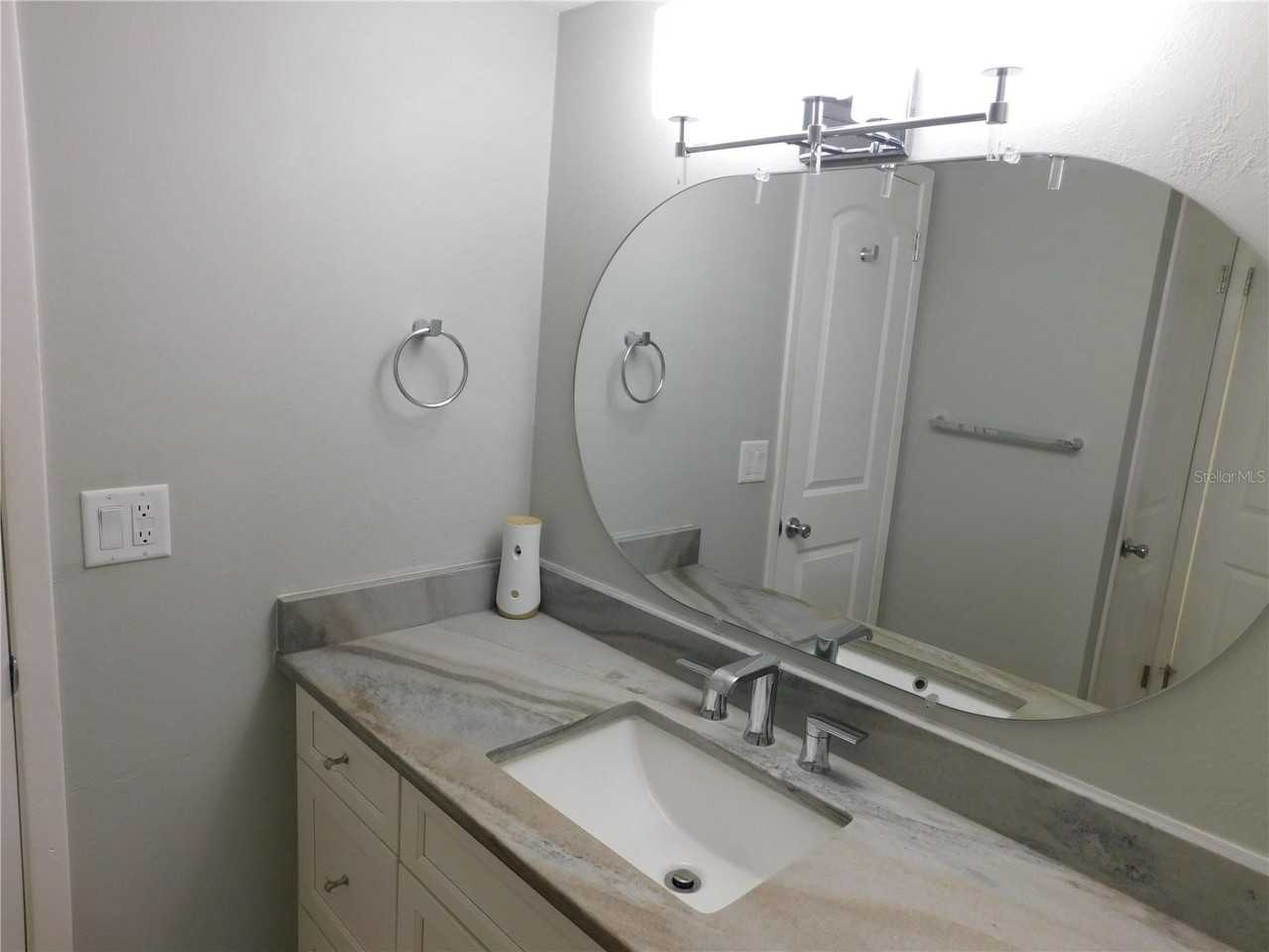 3595 41st Ln S #B - Photo 6 of 33