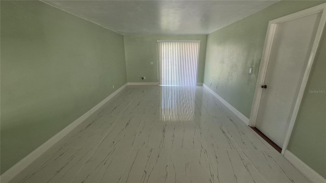 3815 N Oak Dr #G11 - Photo 6 of 20