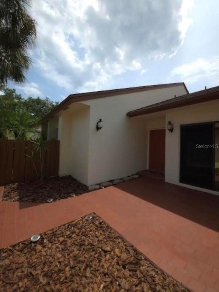 14764 Feather Cove Ln - Photo 4 of 50