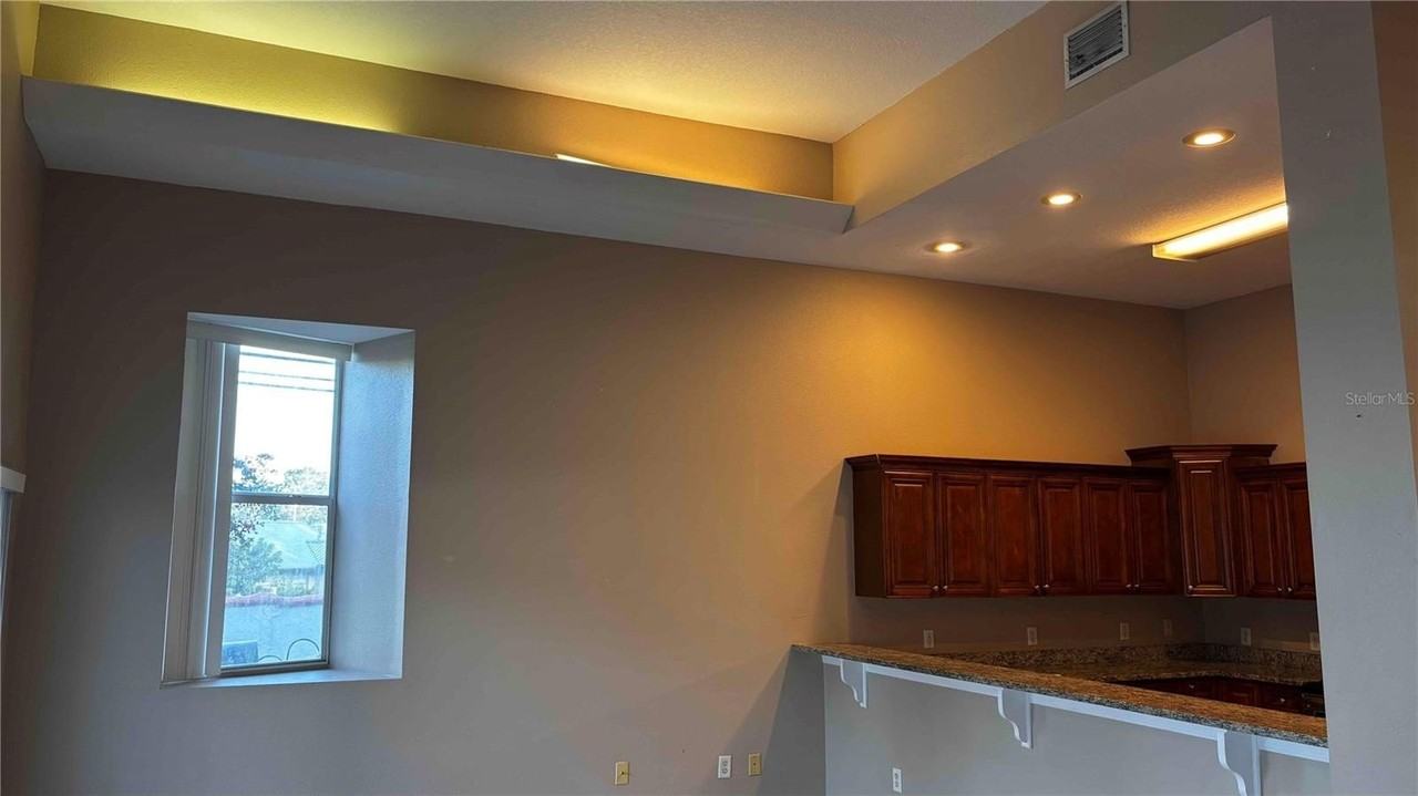 9410 Citrus Glen Pl - Photo 6 of 30