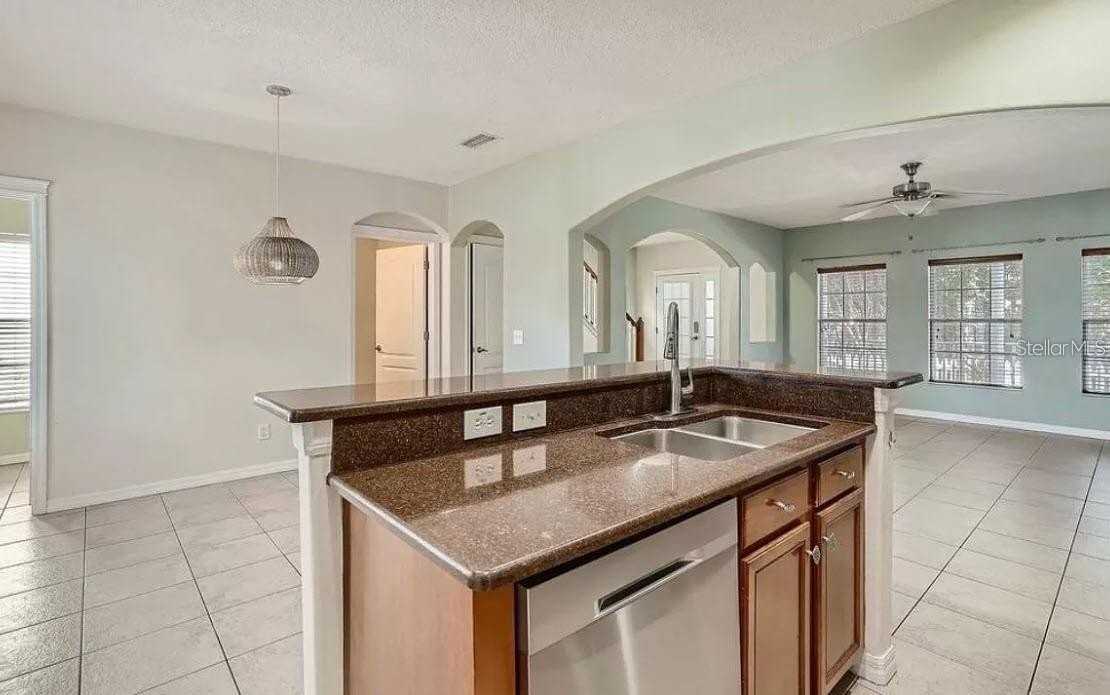 16113 Bridgecrossing Dr - Photo 5 of 24