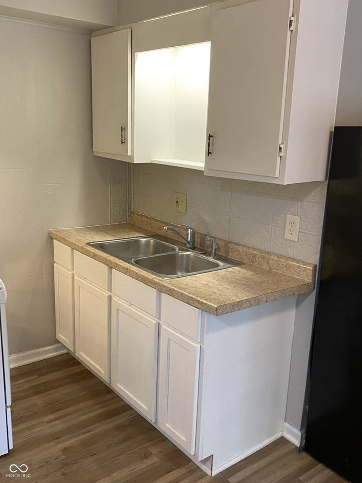 210 Whitlock Ave #B - Photo 6 of 11