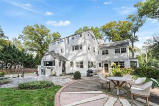 24 Mineola Ave - Photo 1 of 1