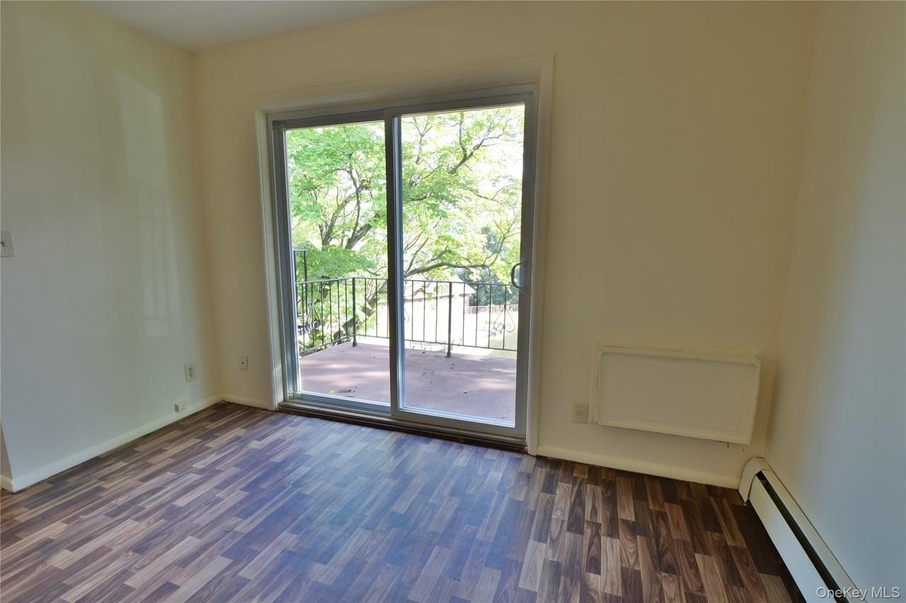 51 Leroy Pl - Photo 4 of 10