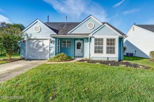 405 Lexington Dr - Photo 1 of 1