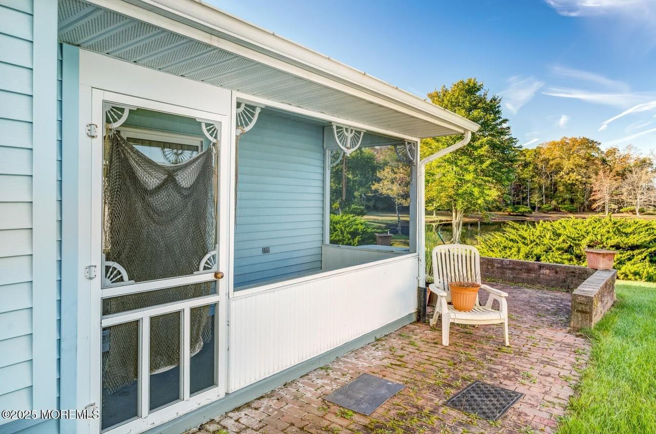 405 Lexington Drive - Photo 7 of 36