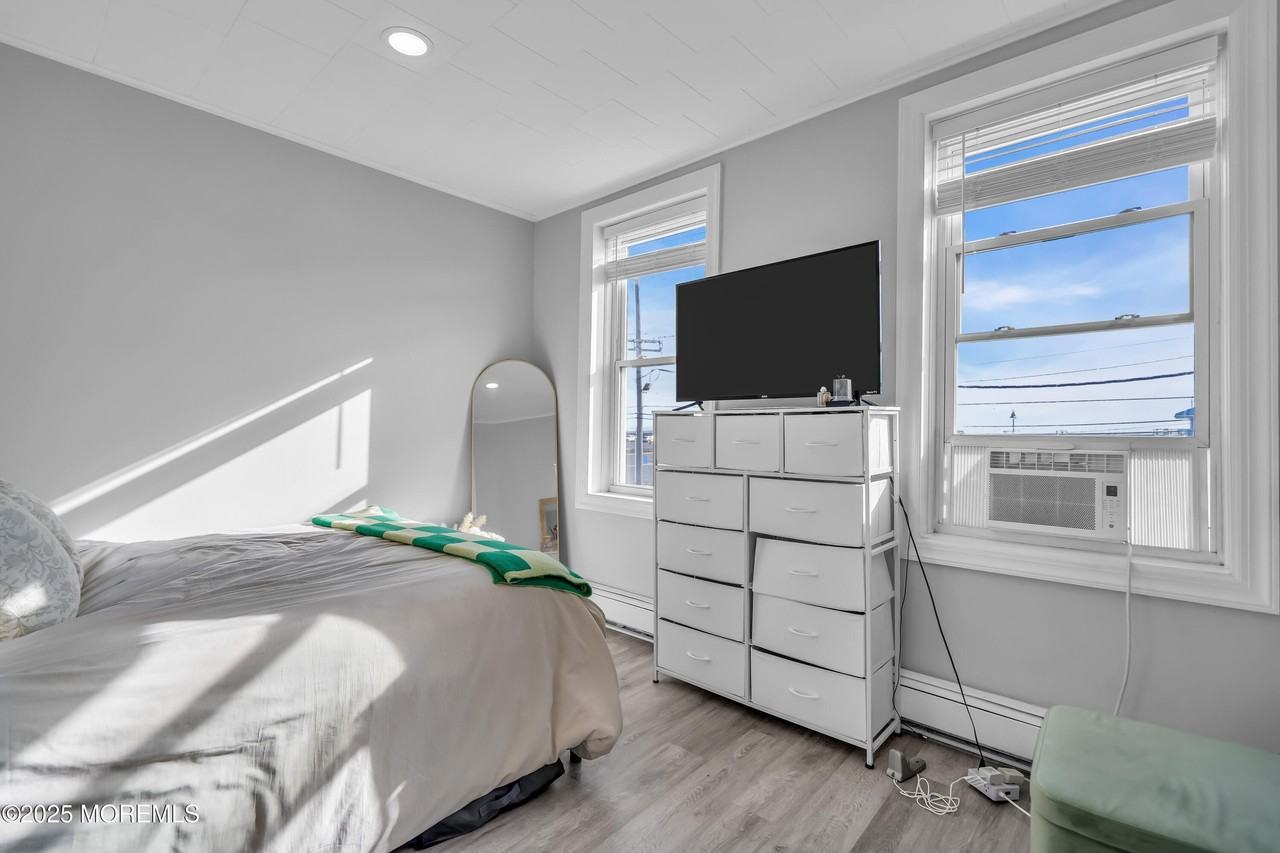 1076 Ocean Avenue #B - Photo 3 of 20