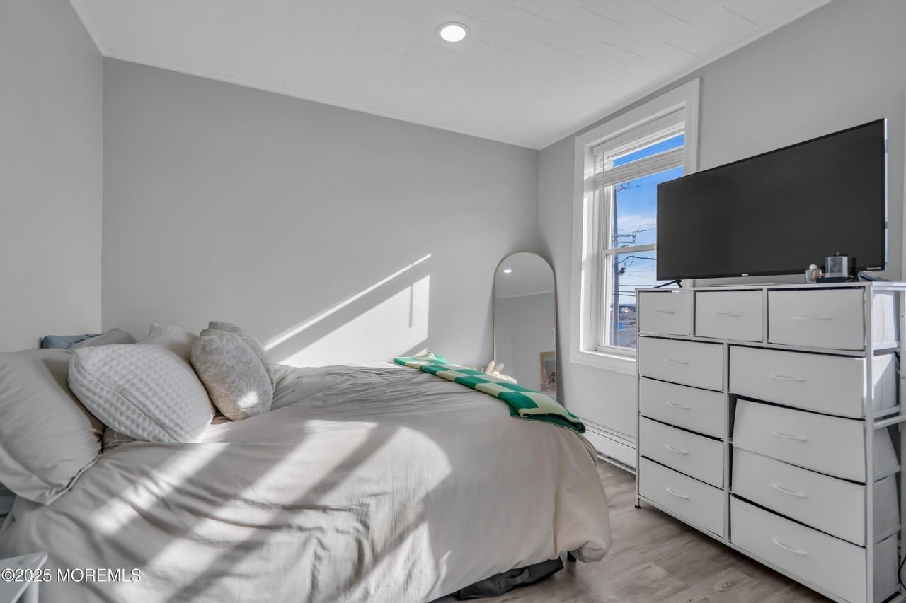 1076 Ocean Avenue #B - Photo 4 of 20