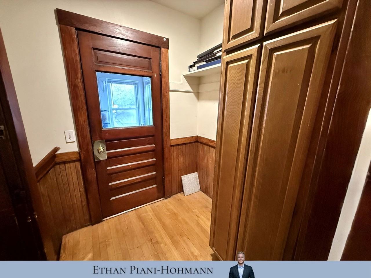 4 Adams Ave #2 - Photo 2 of 8