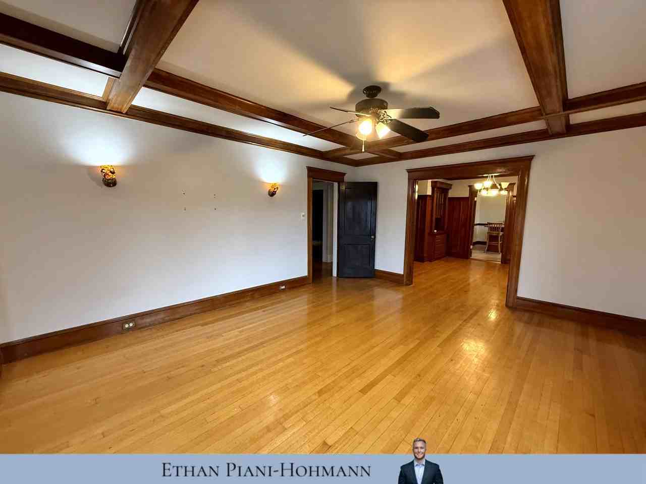 4 Adams Ave #2 - Photo 5 of 8