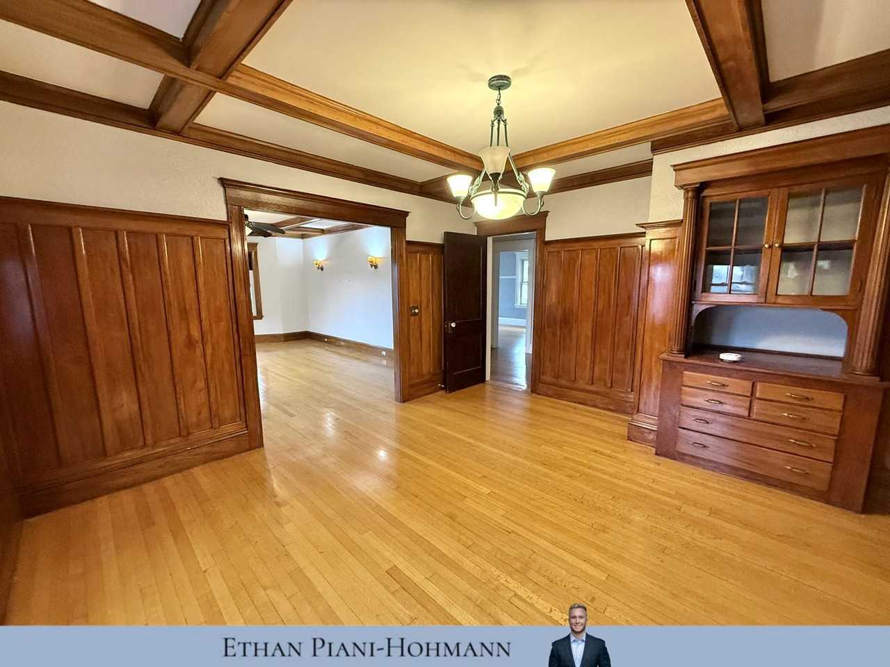 4 Adams Ave #2 - Photo 6 of 8