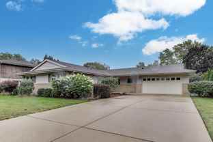 933 Garden Ln - Photo 1 of 1