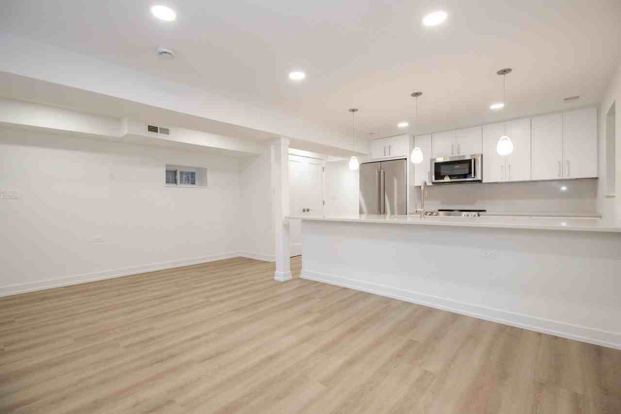 1139 N Winchester Ave #G - Photo 3 of 22