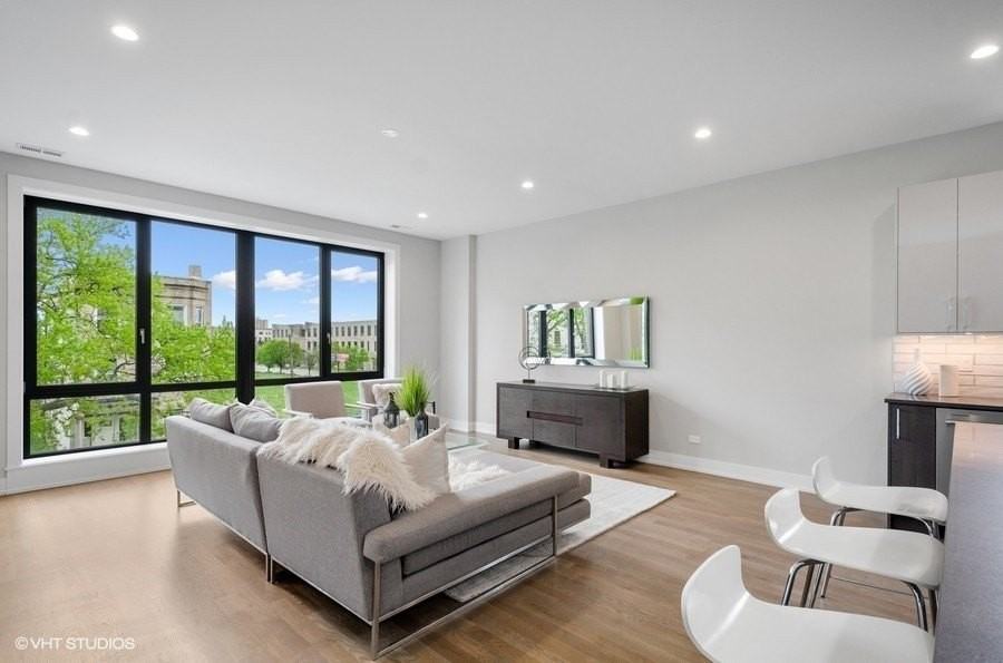 6242 S Greenwood Ave #3N - Photo 2 of 20