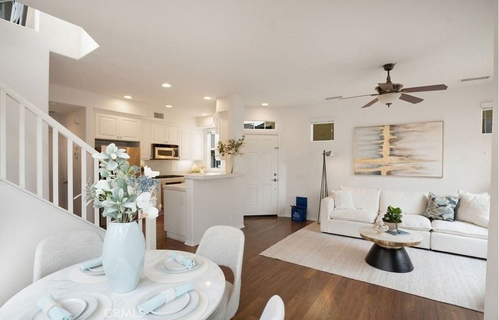 325 Flyers Ln - Photo 2 of 26