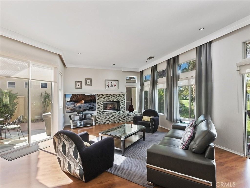 48957 Heifitz Dr - Photo 2 of 34