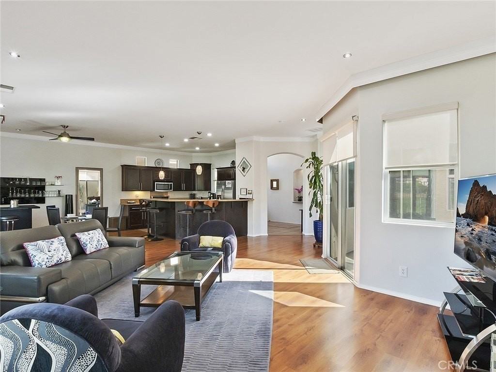 48957 Heifitz Dr - Photo 3 of 34