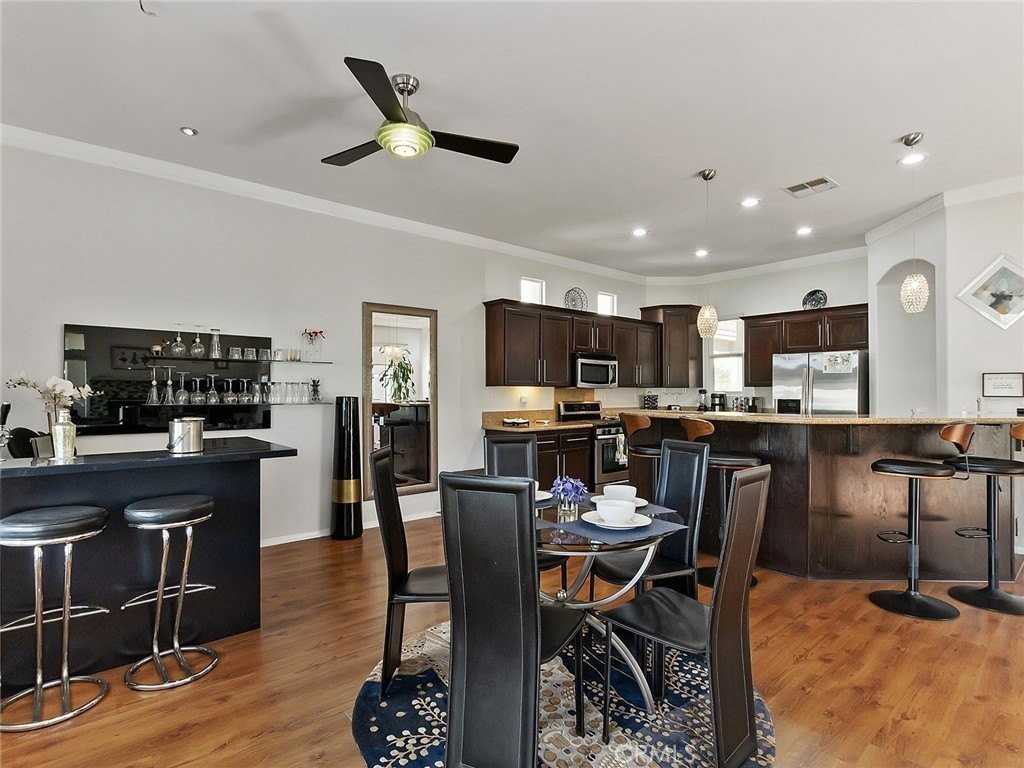 48957 Heifitz Dr - Photo 5 of 34