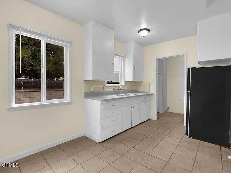 438 S Fremont Ave #A - Photo 4 of 13